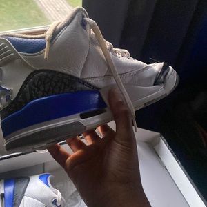 Baby blue retro 4’s